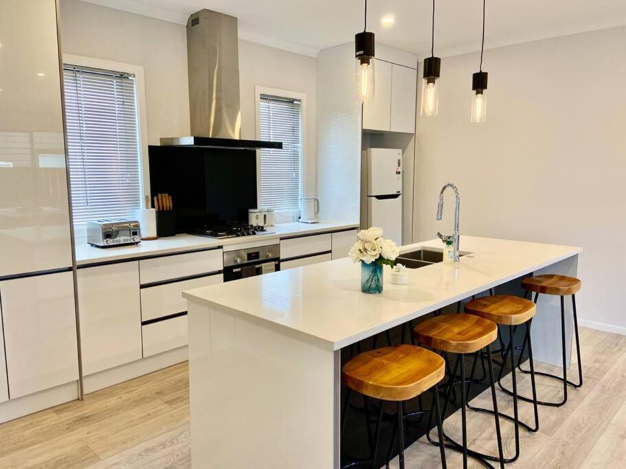 Morden Spacious New House Гамильтон Экстерьер фото